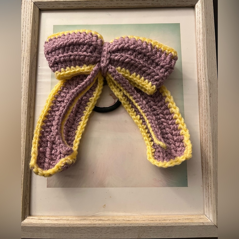 Crocheted bow